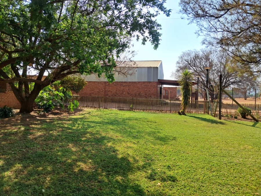 5 Bedroom Property for Sale in Rietfontein A H North West